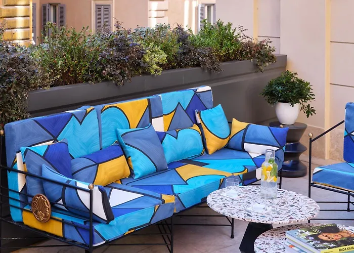 W Ξενοδοχείο 5*